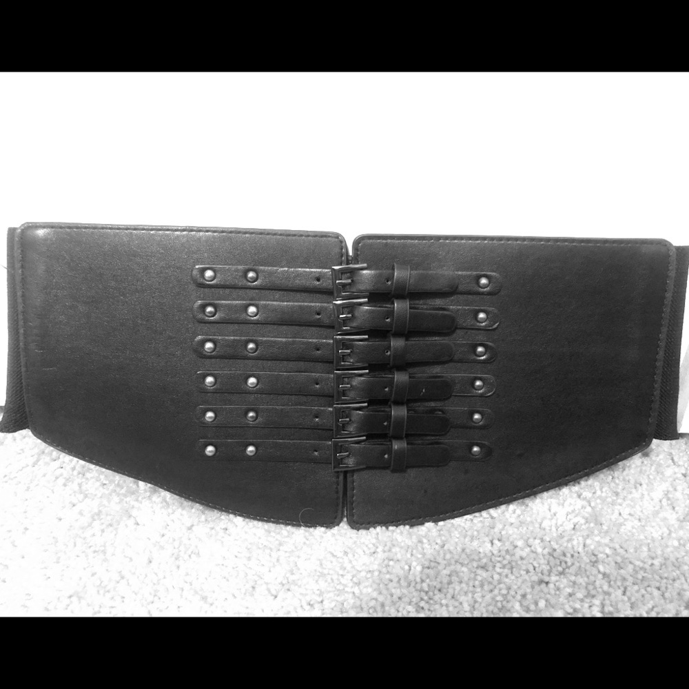 Black stretchy statement belt